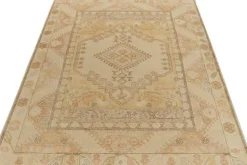 Clearance Pamono Rug with Medallion Pattern from R&K Principal Jahanshah Nazmiyal