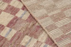 Pamono Rug with Pink and Cream Geometric Patterns from R&K Principal Jahanshah Nazmiyal><noscript><img width=