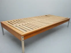Pamono RZ 57 Daybed by Dieter Rams, Otto Zapf & Wilhelm Kimmelmann in Beech & Aluminium, 1961><noscript><img width=