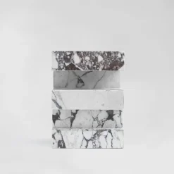 Pamono S Y N C Calacatta Side Table from Kiwano Concept><noscript><img width=