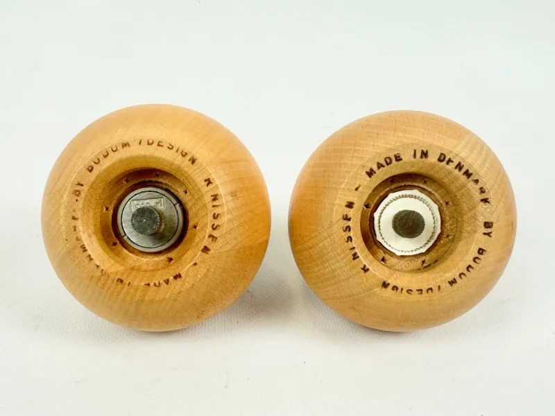 Pamono Salt & Pepper Mills Ball Boy by Richard Nissen & Carsten Jørgensen for Bodu, Denmark, 1980s, Set of 3> Salt & Pepper Shakers