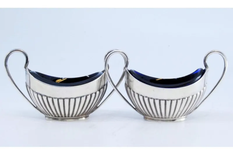 Hot Pamono Salt and Pepper Shakers in Fluted Silver with Blue Glass Cores Interior, Set of 2