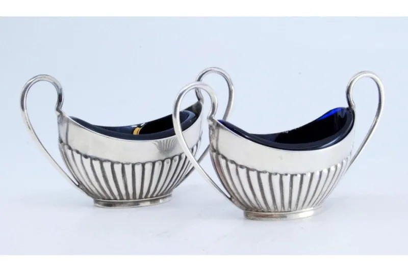Hot Pamono Salt and Pepper Shakers in Fluted Silver with Blue Glass Cores Interior, Set of 2