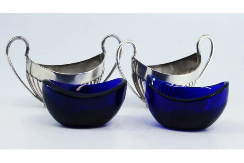Hot Pamono Salt and Pepper Shakers in Fluted Silver with Blue Glass Cores Interior, Set of 2