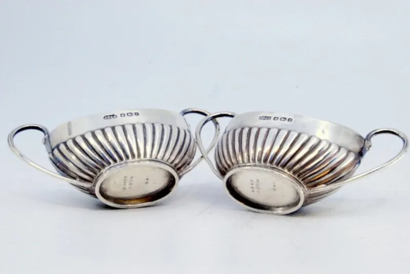 Hot Pamono Salt and Pepper Shakers in Fluted Silver with Blue Glass Cores Interior, Set of 2