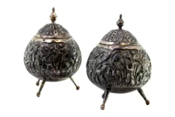 Pamono Salt Shakers in Embossed Silver, Set of 2> Salt & Pepper Shakers