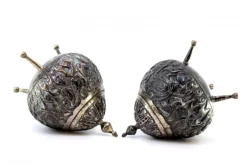 Pamono Salt Shakers in Embossed Silver, Set of 2> Salt & Pepper Shakers
