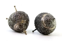 Pamono Salt Shakers in Embossed Silver, Set of 2><noscript><img width=