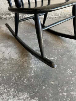 Pamono Scandinavian Black Windsor Style Rocking Chair><noscript><img width=