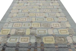 Hot Pamono Scandinavian Style Rug with Geometric Patterns from R&K Principal Jahanshah Nazmiyal