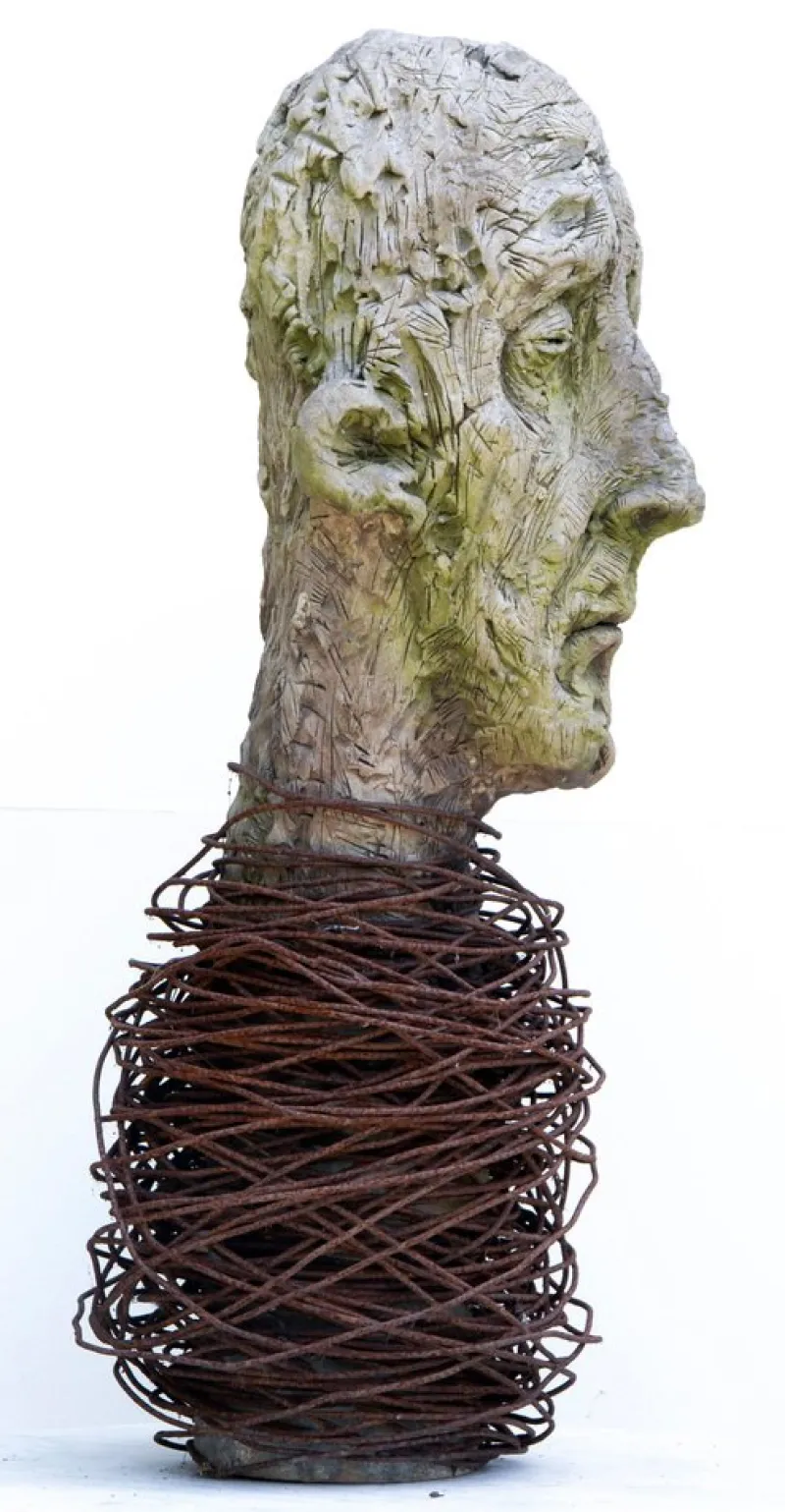 Outlet Pamono Óscar Aldonza Torres, Large-Scale Head Sculpture with Collar, Testa 17, 2019, Ceramic & Iron