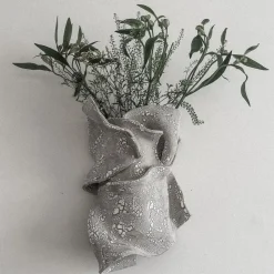Pamono Sculptural Wall Vase Ii by Alexandra Madirazza> Wall Decor