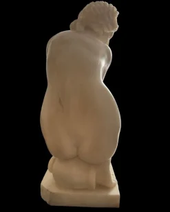Clearance Pamono Sculpture of Crouching Venus, 20th Century, Marble