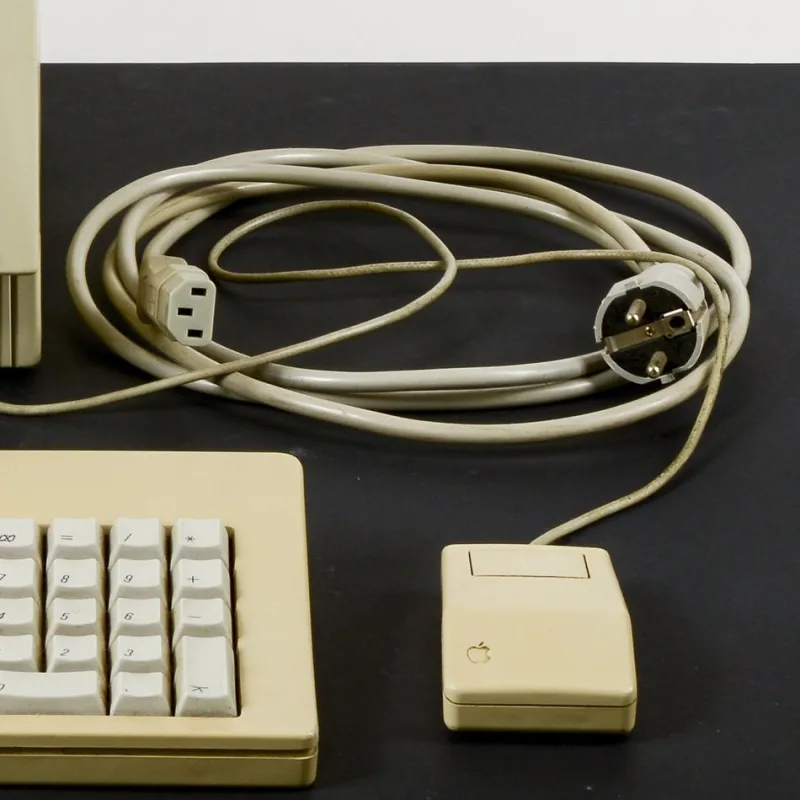 Hot Pamono SE Computer from Macintosh