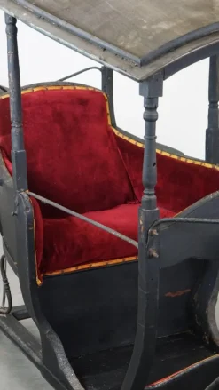 Pamono Sedan Chair Carriage, Late 19th Century><noscript><img width=