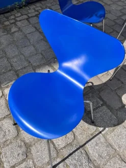 Pamono Series 7 Chairs in Royal Blue by Arne Jacobsen for Fritz Hansen, Set of 4><noscript><img width=