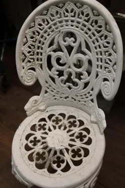 Pamono Set of Cast Aluminium Garden Chairs with Original Paint><noscript><img width=
