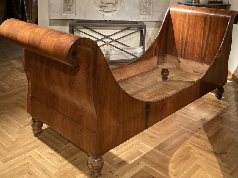 Pamono Set of 19th Century Italian Empire Flamed Walnut Sleigh Beds or Daybeds> Daybeds & Chaises Lounges