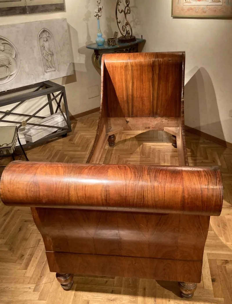 Pamono Set of 19th Century Italian Empire Flamed Walnut Sleigh Beds or Daybeds> Daybeds & Chaises Lounges