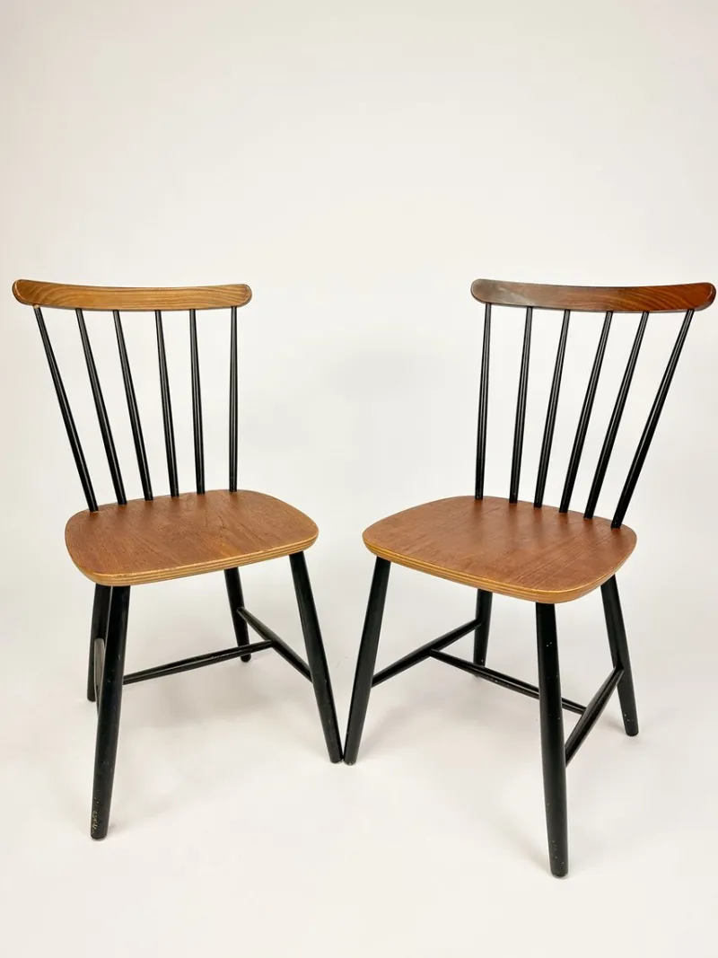 Pamono Set of Vintage Spindle Back Chairs, 1960s
