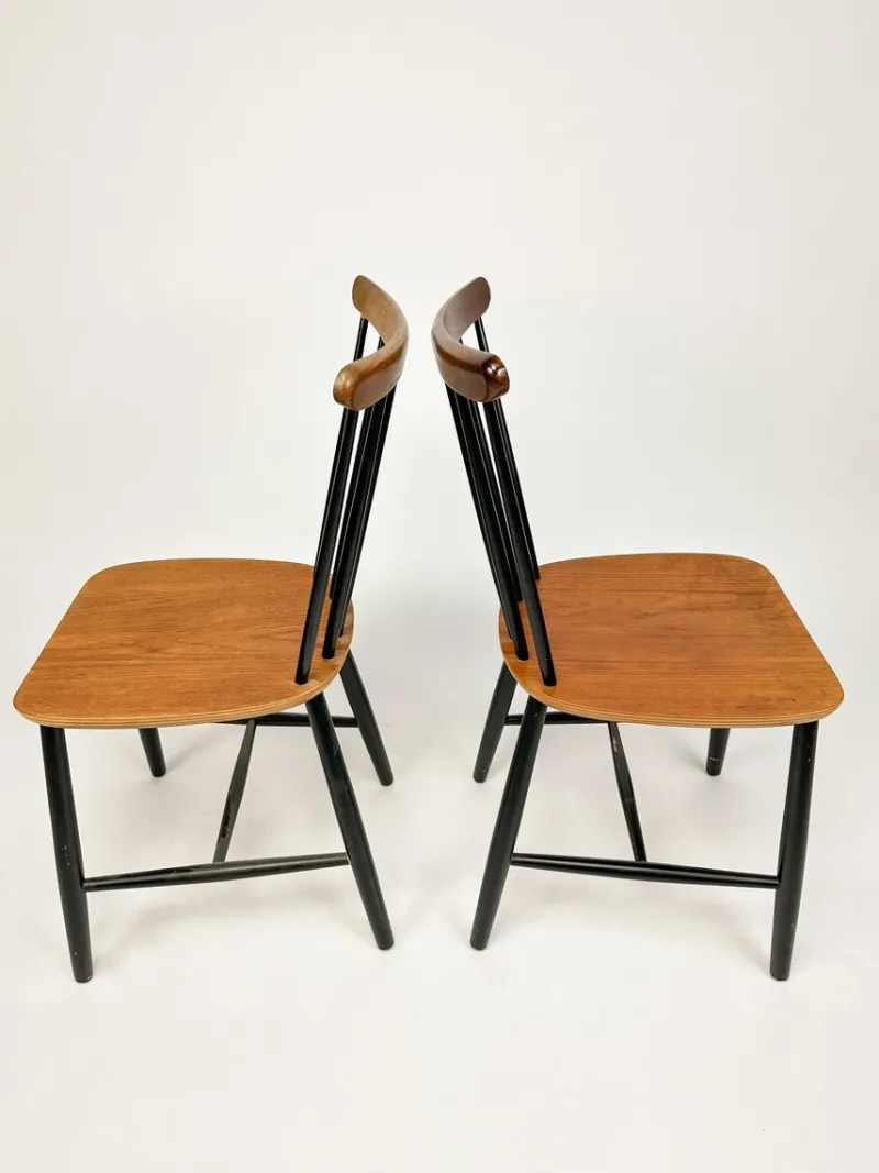 Pamono Set of Vintage Spindle Back Chairs, 1960s