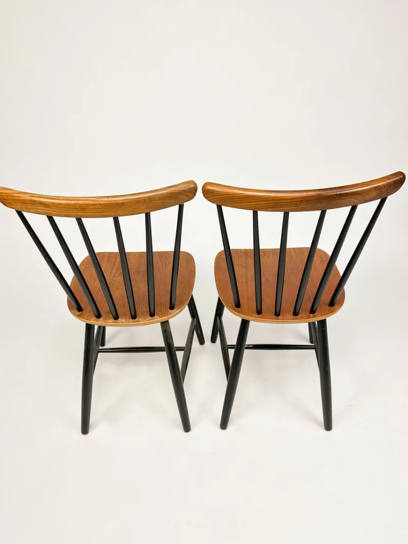 Pamono Set of Vintage Spindle Back Chairs, 1960s