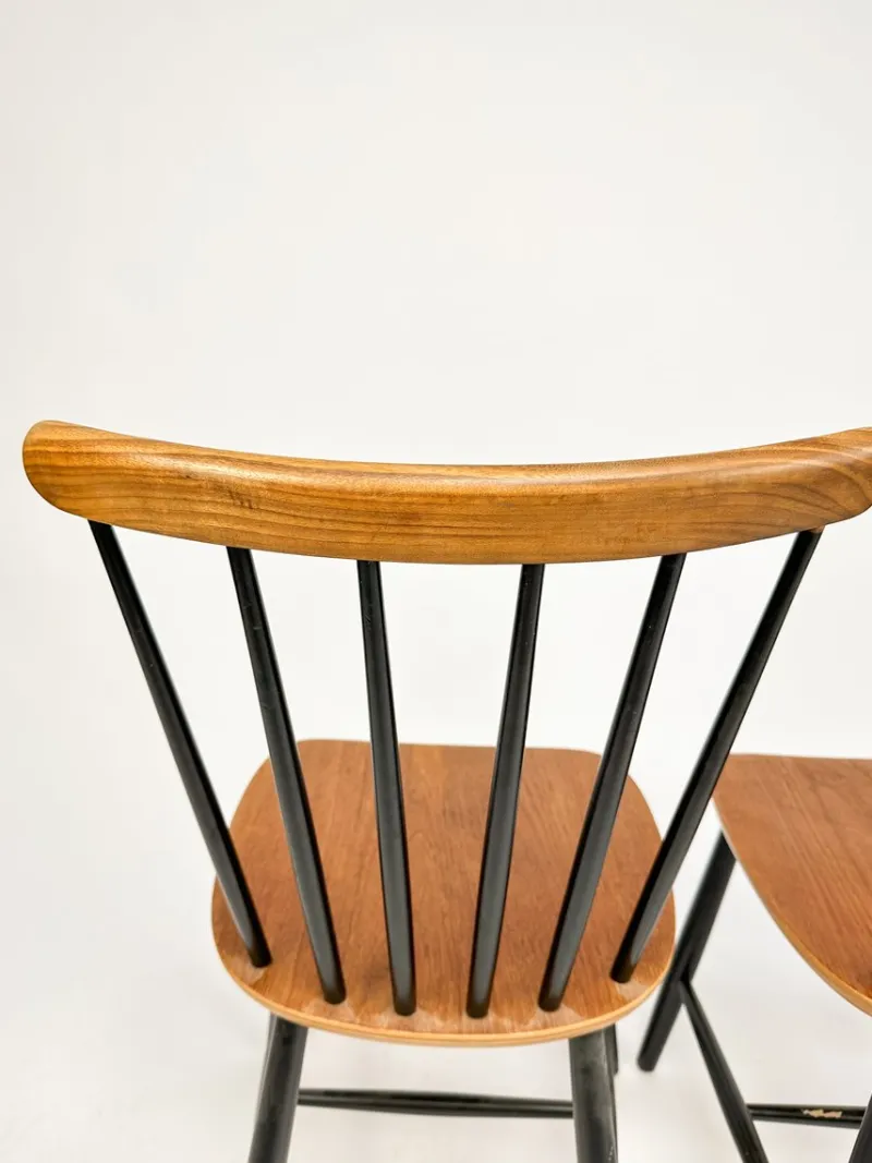 Pamono Set of Vintage Spindle Back Chairs, 1960s