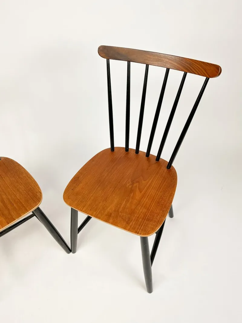 Pamono Set of Vintage Spindle Back Chairs, 1960s