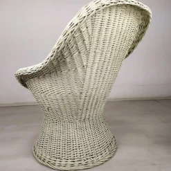 Pamono Set of Vintage White Rattan Armchair and Table><noscript><img width=