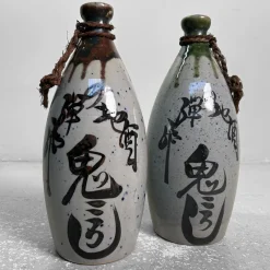 Pamono Shōwa Era Ceramic Tokkuri Sake Bottles, Japan, 1960s, Set of 2> Bottles, Carafes & Jugs