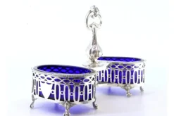 Best Pamono Silver and Blue Glass Salt and Pepper Shakers with Cut-Outs and Claw-Shaped Feet, Set of 3