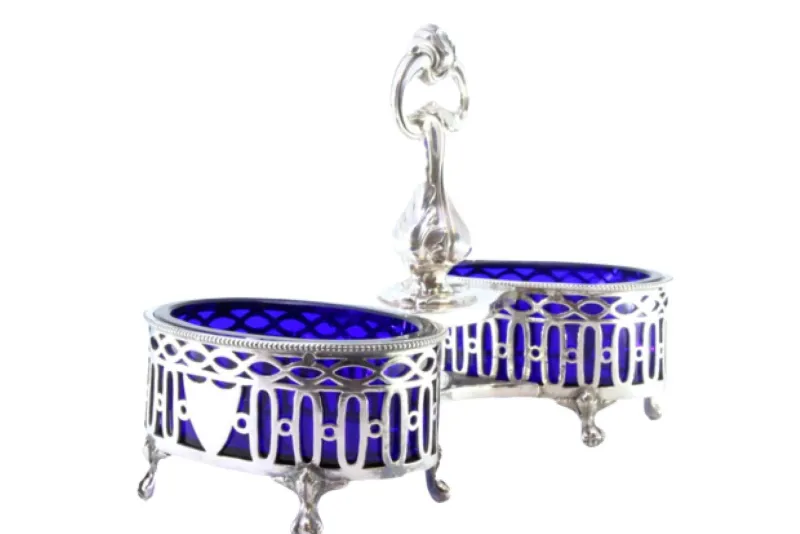 Pamono Silver and Blue Glass Salt and Pepper Shakers with Cut-Outs and Claw-Shaped Feet, Set of 3> Salt & Pepper Shakers