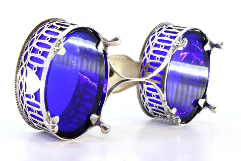 Pamono Silver and Blue Glass Salt and Pepper Shakers with Cut-Outs and Claw-Shaped Feet, Set of 3> Salt & Pepper Shakers