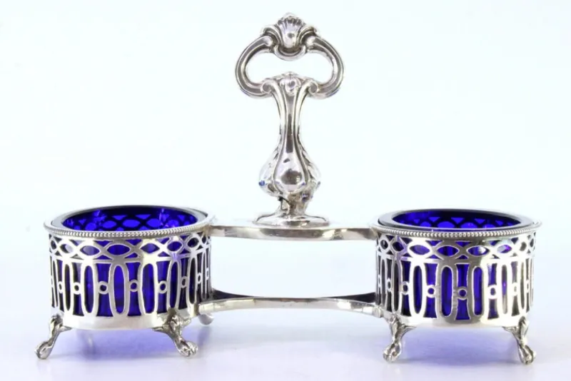 Pamono Silver and Blue Glass Salt and Pepper Shakers with Cut-Outs and Claw-Shaped Feet, Set of 3> Salt & Pepper Shakers