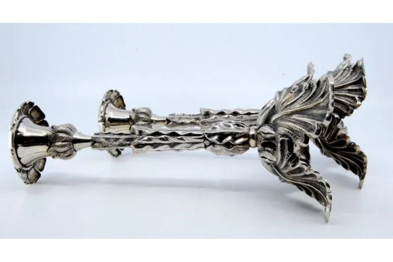 Pamono Silver Candlesticks Embossed with Acanthus Leaves and Resting on Three Feet, Set of 2> Candleholders