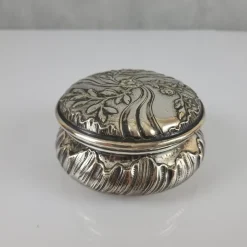 Pamono Silver Candy Box with Minerva Hallmark, 1890s> Trunks Crates & Baskets