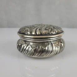 Pamono Silver Candy Box with Minerva Hallmark, 1890s> Trunks Crates & Baskets