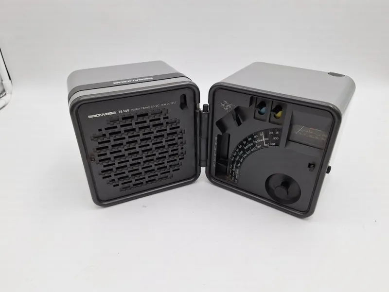 Pamono Silver Cube Model TS505 Radio by Marco Zanuso and Richard Sapper for Brionvega, 1990s> Electronics