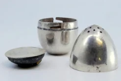 Best Pamono Silver Egg-Shaped Salt Shaker with Ballast Inside