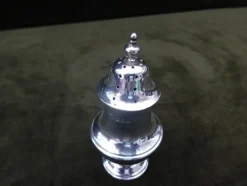 Pamono Silver Hallmarked Pepper> Salt & Pepper Shakers