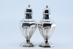 Pamono Silver Salt and Pepper Shaker with Reliefs, Set of 2> Salt & Pepper Shakers