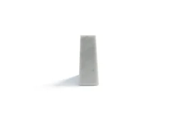 Pamono Single Large Bookend in White Carrara Marble with Triangular Shape><noscript><img width=