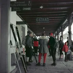 Pamono Slim Aarons, Gstaad Station, 1961 / 2020s, Limited Edition Estate Stamped Photographic Print> Photography