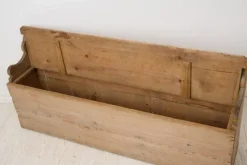 Pamono Small Antique Swedish Folk Art Bench with Natural Patina><noscript><img width=