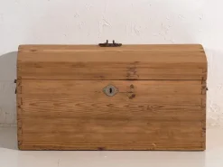 Outlet Pamono Small Antique Travel Chest, 1900s