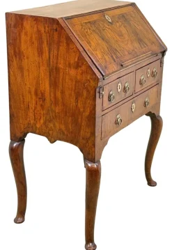Clearance Pamono Small Antique Walnut Secretaire, 1720
