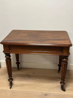Pamono Small Antique Writing or Side Table> Desks