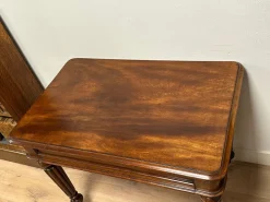 Pamono Small Antique Writing or Side Table><noscript><img width=