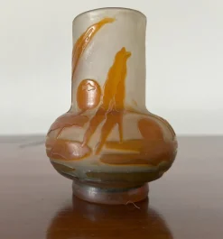 Outlet Pamono Small Art Nouveau Glass Vase with Cameo Work by Emile Gallé, 1900s