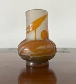 Outlet Pamono Small Art Nouveau Glass Vase with Cameo Work by Emile Gallé, 1900s